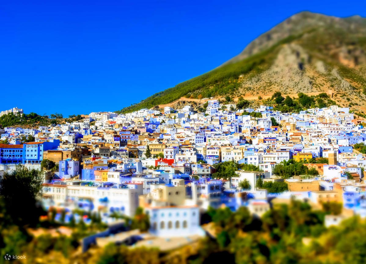 5-day Morocco city tour from Marrakech to Chefchaouen and Sahara Desert